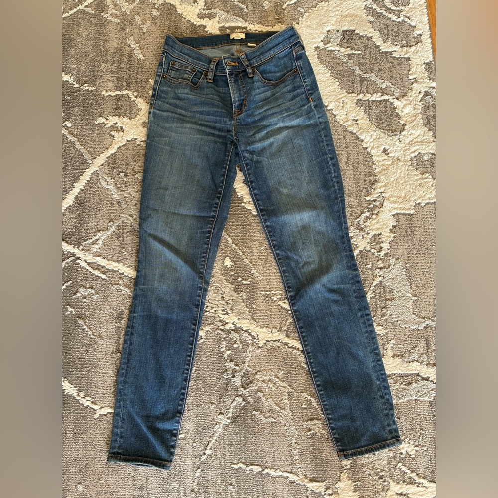 J.crew Size 25 00 toothpick skinny jean medium blue 25*28 stretch mid rise